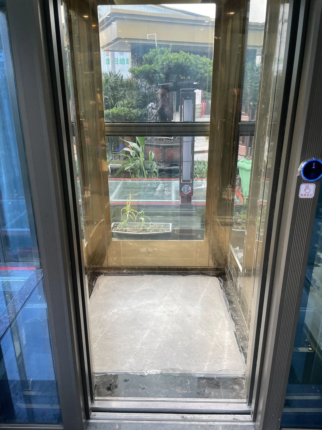 玻璃观光电梯